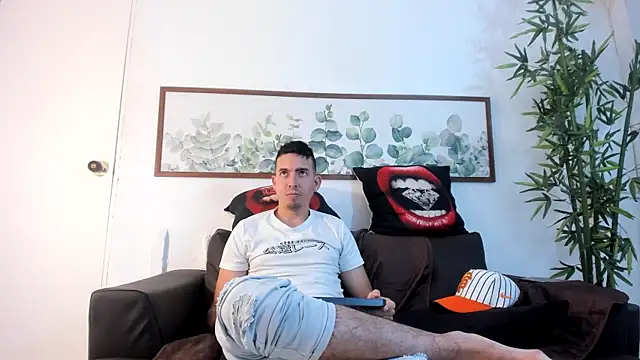 logan smithh01 online show from September 22, 1:35 pm