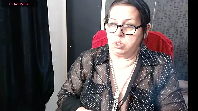 MissSanjanne online show from December 14, 6:35 am