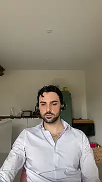 Snapshot of eauminerale chatting on February 19, 9:27 am eauminerale online show from February 19, 9:27 am