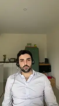Snapshot of eauminerale chatting on March 6, 9:50 am eauminerale online show from March 6, 9:50 am