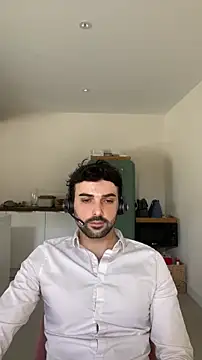 Snapshot of eauminerale chatting on March 30, 9:21 am eauminerale online show from March 30, 9:21 am