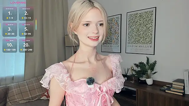 LaureMestler online show from November 10, 8:02 am