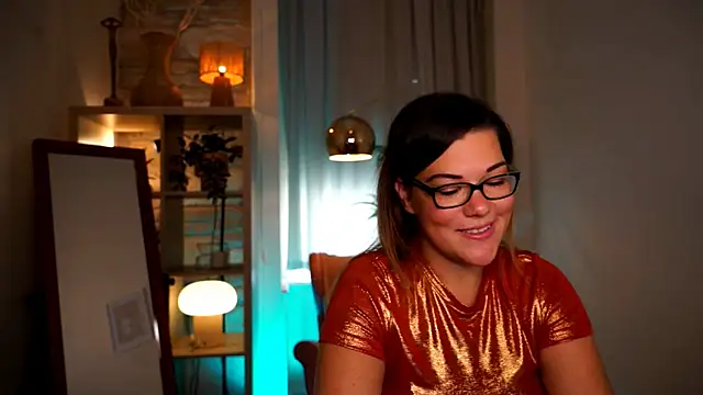 Snapshot of mrs_fllowerr chatting on October 2, 2:24 pm mrs fllowerr online show from October 2, 2:24 pm