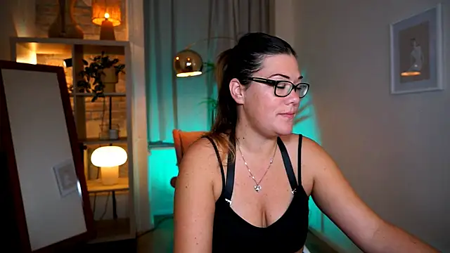 Snapshot of mrs_fllowerr chatting on October 16, 5:58 pm mrs fllowerr online show from October 16, 5:58 pm