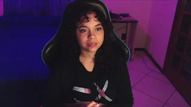 sweetamy326 online show from May 12, 10:29 pm