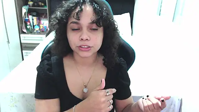 sweetamy326 online show from June 11, 11:36 pm