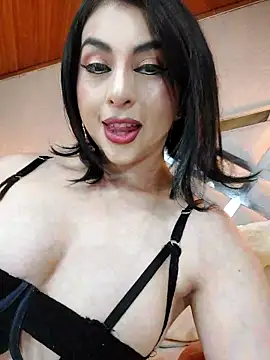 LlianneDiamond1 online show from October 2, 12:17 am