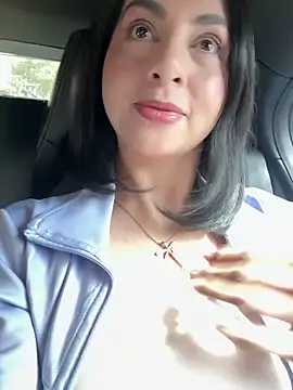 LlianneDiamond1 online show from November 30, 3:05 pm