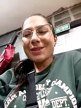 Mia-love-03 online show from October 1, 11:55 pm