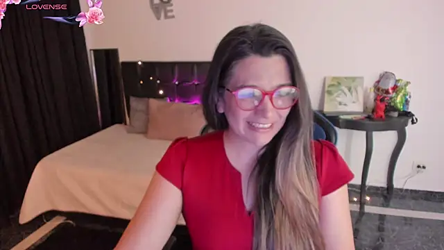 Hanna MA online show from November 25, 3:23 pm