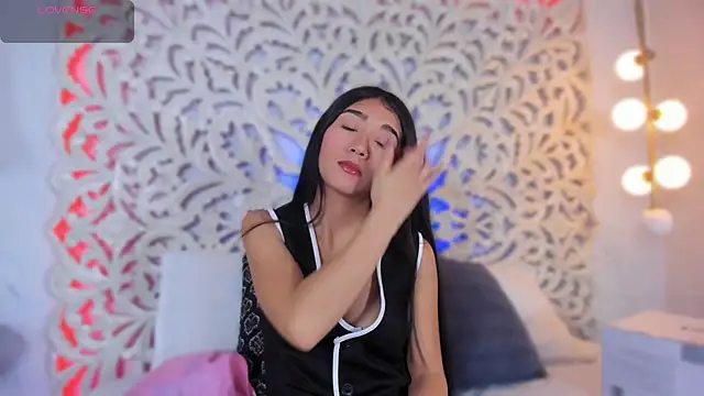 Snapshot of Mariana_Kalo chatting on November 28, 5:04 pm Mariana Kalo online show from November 28, 5:04 pm