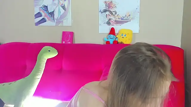 Angel Leeks online show from November 9, 11:30 am