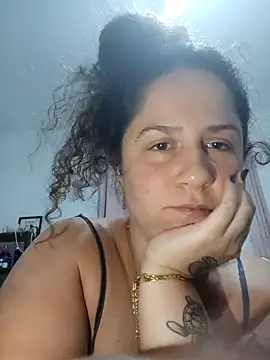 Snapshot of Moranguinha2234 chatting on February 28, 4:02 am Moranguinha2234 online show from February 28, 4:02 am