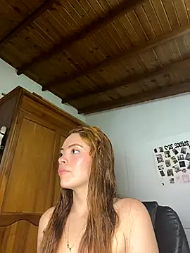 Snapshot of Bleer_Rousse chatting on October 19, 6:08 pm Bleer Rousse online show from October 19, 6:08 pm