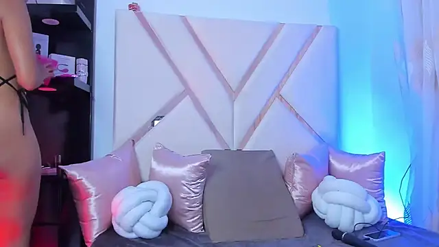 Jade Thonson1 online show from December 19, 8:05 pm