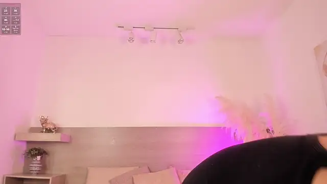 Snapshot of Ivana_Hall chatting on September 29, 7:51 pm Ivana Hall online show from September 29, 7:51 pm