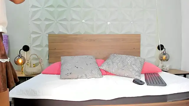 ValeryTrans  online show from July 3, 1:28 pm