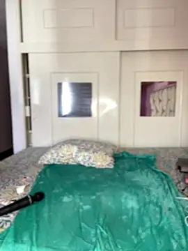 Snapshot of PrettyLia chatting on December 13, 8:25 pm PrettyLia online show from December 13, 8:25 pm