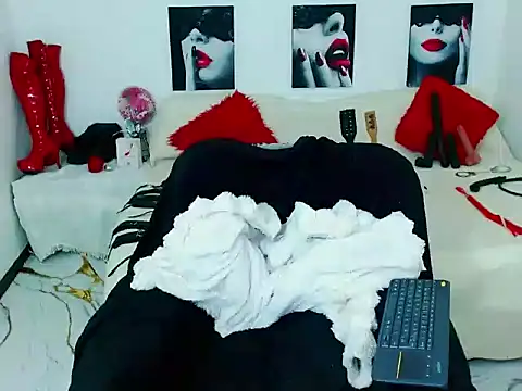 mylygrey online show from July 3, 1:23 am