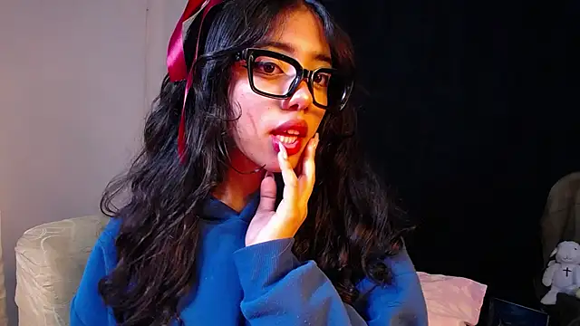 Snapshot of Isis_Valen chatting on October 24, 11:50 am Isis Valen online show from October 24, 11:50 am