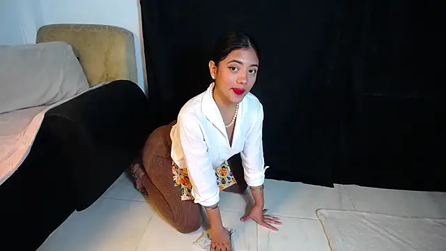 Snapshot of Isis_Valen chatting on November 19, 11:54 am Isis Valen online show from November 19, 11:54 am