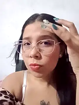 Snapshot of elyne_hot chatting on October 16, 3:29 am elyne hot online show from October 16, 3:29 am