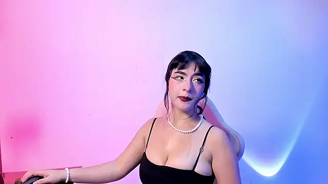 kitty  chs online show from July 16, 9:21 pm