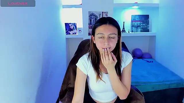 lala clark online show from October 10, 4:11 am