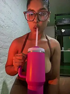 miiabrown18 online show from June 13, 1:14 am