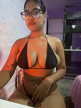 miiabrown18 online show from June 15, 9:22 am