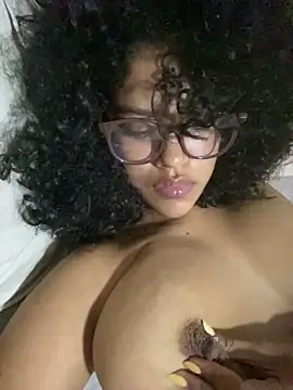 miiabrown18 online show from June 16, 9:45 am