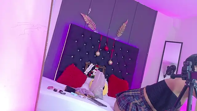 Kataaleya  12 online show from December 3, 12:03 pm