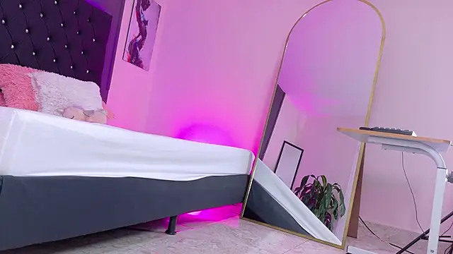 Kataaleya  12 online show from January 17, 11:59 am