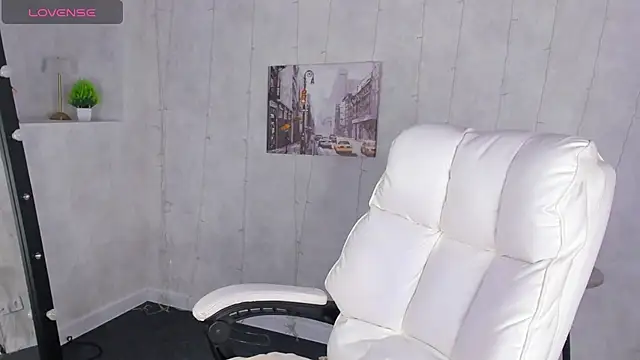 Snapshot of Berta_Kelly chatting on December 5, 12:08 am Berta Kelly online show from December 5, 12:08 am