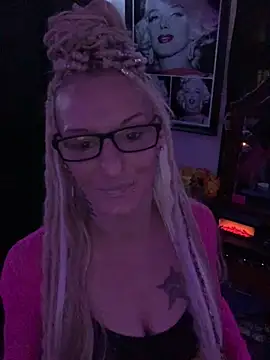 blondebarbiebae online show from October 1, 7:31 pm