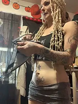 blondebarbiebae online show from November 7, 7:08 am