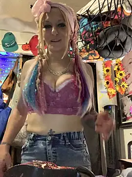 Snapshot of blondebarbiebae chatting on March 3, 10:37 pm blondebarbiebae online show from March 3, 10:37 pm
