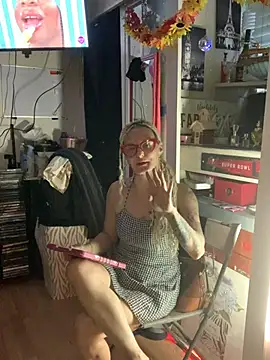 Snapshot of blondebarbiebae chatting on June 20, 9:50 pm blondebarbiebae online show from June 20, 9:50 pm