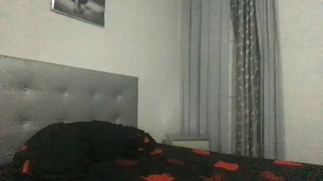 paula19800 online show from October 22, 9:42 am