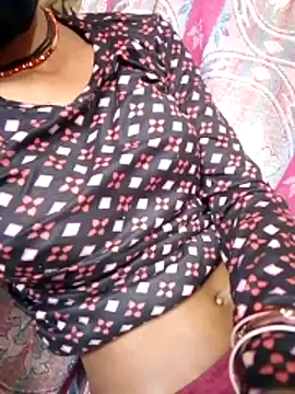 Snapshot of Cuty_kinjal chatting on April 8, 3:23 pm Cuty kinjal online show from April 8, 3:23 pm