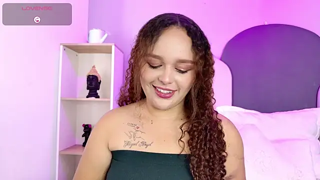CamilaGomez149 online show from July 21, 6:43 pm