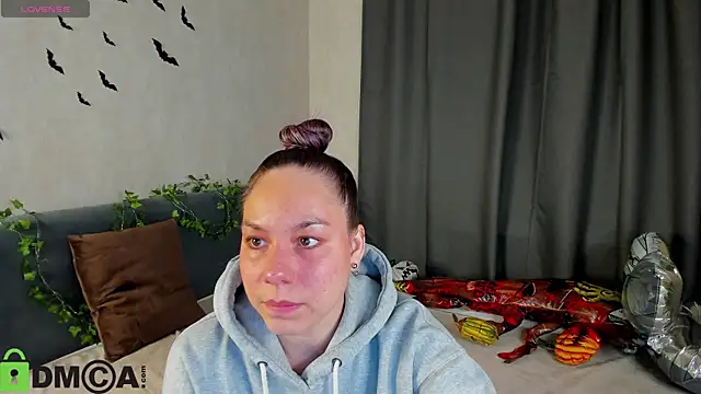 Al1ice Moures online show from October 30, 1:07 am