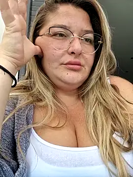 HornyBella88 online show from October 3, 9:39 am