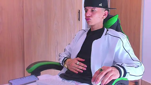 Skinny batman online show from October 8, 12:52 am