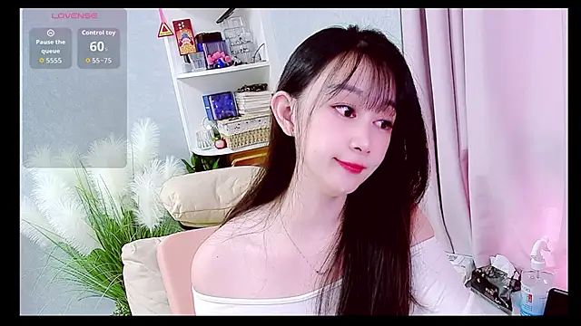 catlovesapple  online show from October 9, 6:33 am