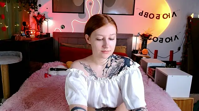 Ayla Hicks online show from June 30, 2:45 am