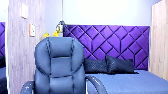 Snapshot of ChloeCampbell03 chatting on September 30, 1:05 pm ChloeCampbell03 online show from September 30, 1:05 pm