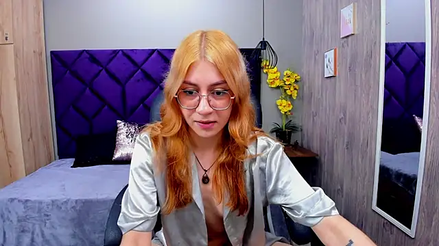 Snapshot of ChloeCampbell03 chatting on November 4, 12:48 pm ChloeCampbell03 online show from November 4, 12:48 pm