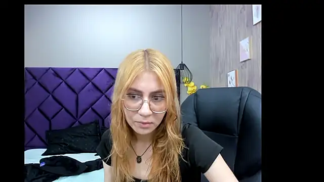 Snapshot of ChloeCampbell03 chatting on November 28, 11:35 am ChloeCampbell03 online show from November 28, 11:35 am