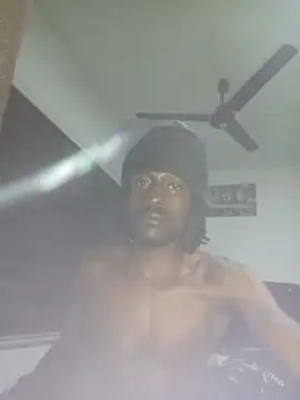 Snapshot of FilmableAntonym chatting on November 30, 2:48 am FilmableAntonym online show from November 30, 2:48 am